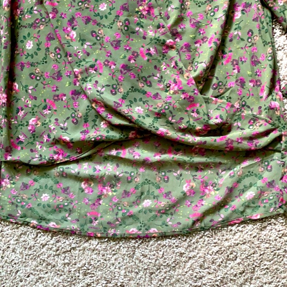 Kut From The Kloth Blouse | SMALL - Picture 4 of 4